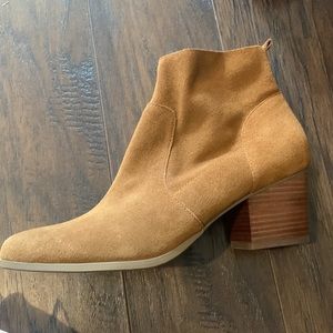 Crown Vintage Size 10 NWOT Camel Booties